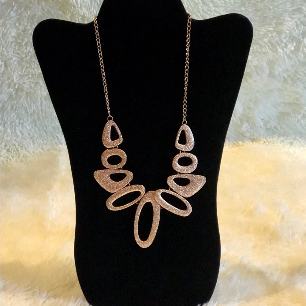 GOLDDUST—GEOMETRIC STATEMENT NECKLACE!! (BNWT)